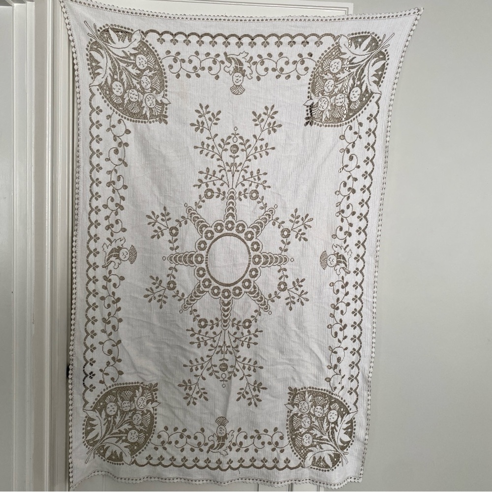 Exquisite Table Cloth White with Tan/Brown Detail